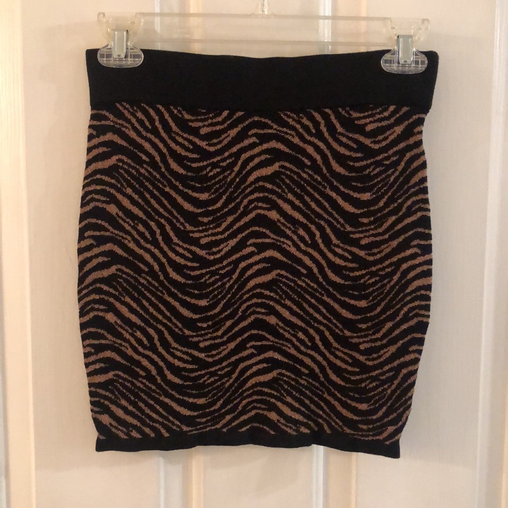 Forever 21 Sweater Sparkly Metallic Skirt